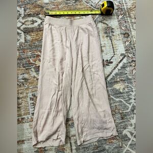 Aritzia Light Pink Wide-Leg Capris